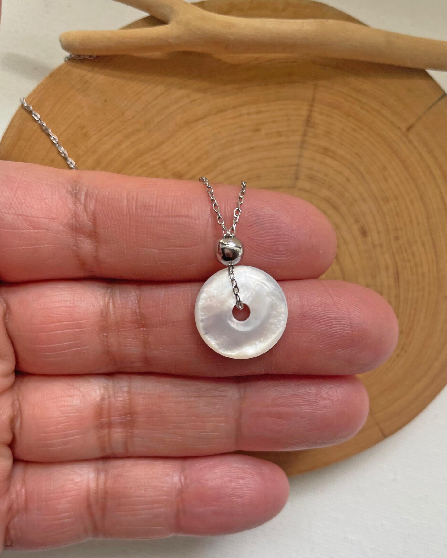 Mother of Pearl Pendant Necklace ~Mother of Pearl Necklace, Pearl Shell Necklace, Gift For Her, Mother of Pearl Shell Jewelry