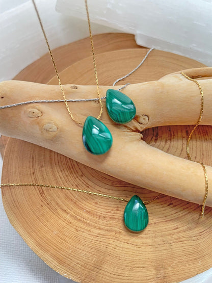 Minimalist Malachite Teardrop Necklace