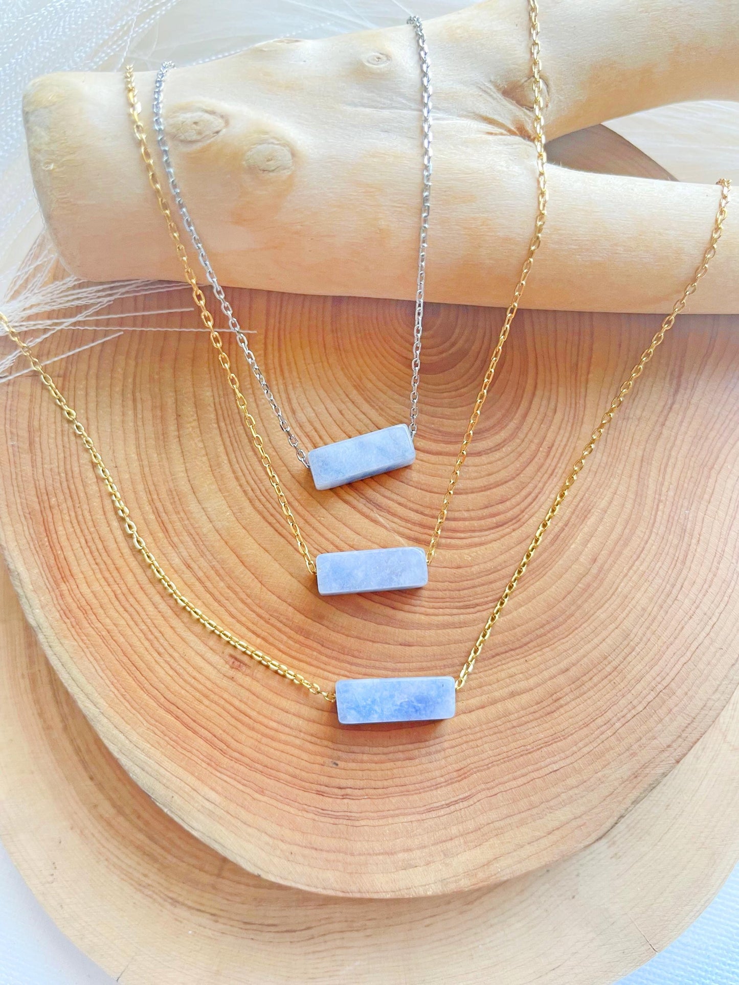 ANGELITE MINIMLAIST GOLD NECKLACE 