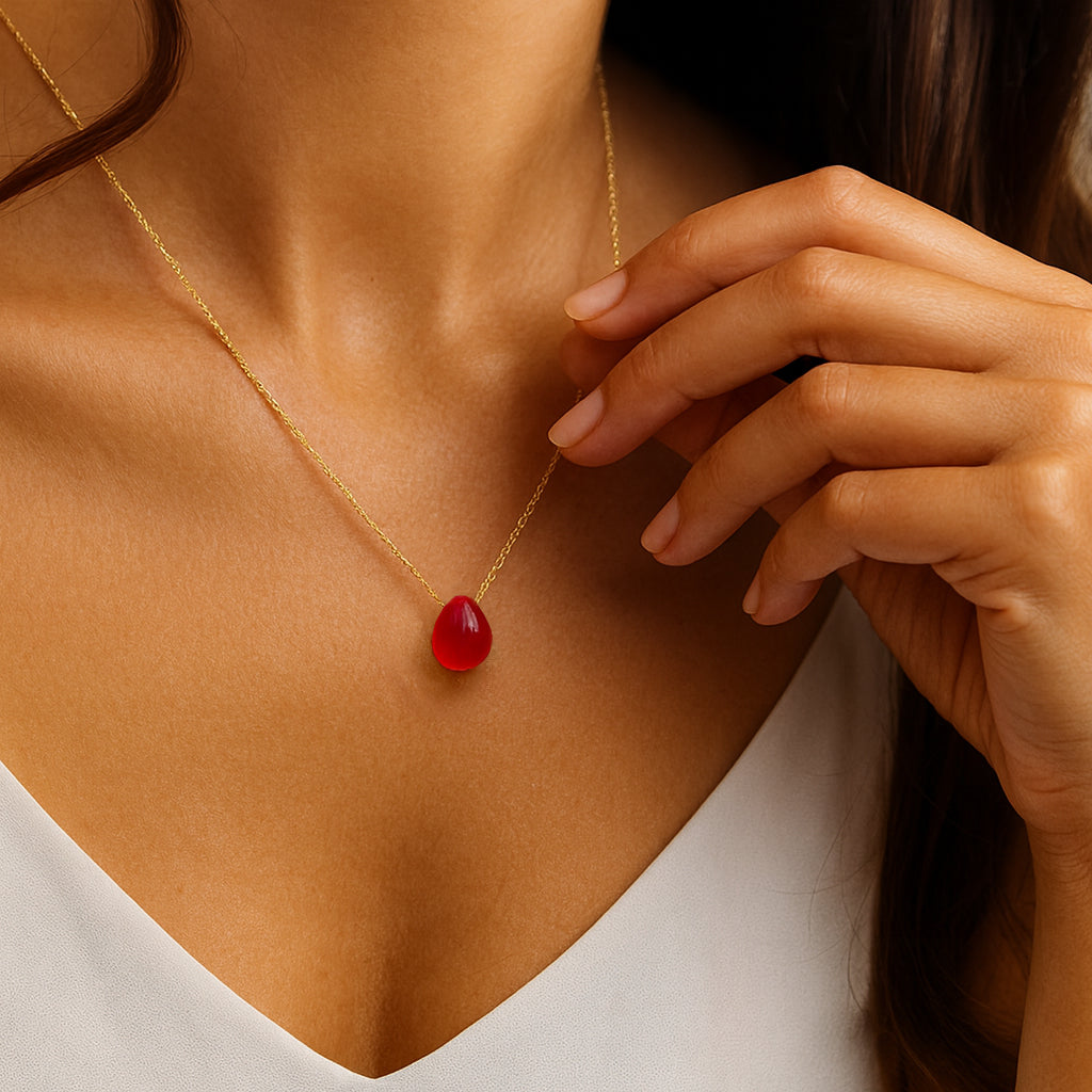 Carnelian teardrop necklace gold 