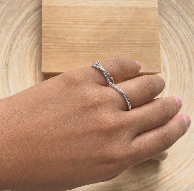 Minimalist Gold Two-Finger Connected Ring