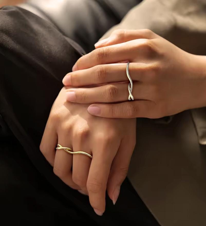 Minimalist Gold Two-Finger Connected Ring